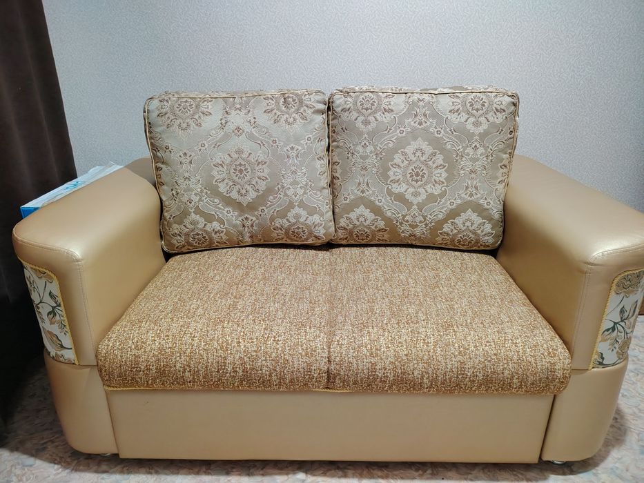 Продам диван с мини диваном