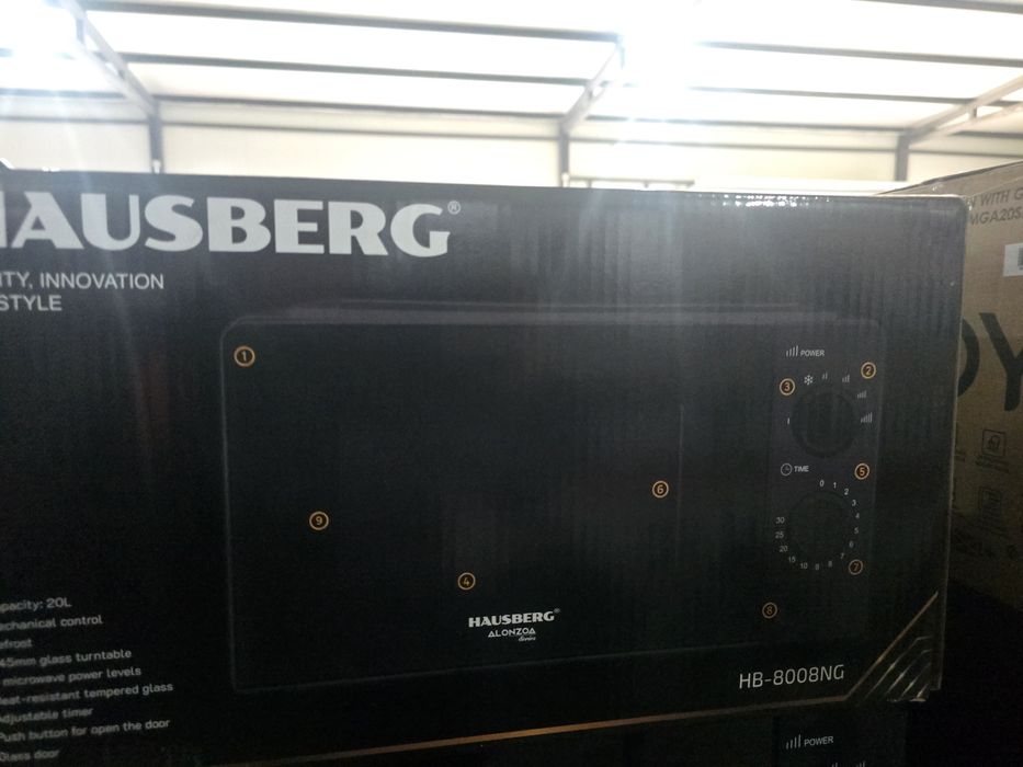 Нова микровълнова фурна HAUSBERG HB-8008NG, 20 литра, входна мощност 1150 W, мощност 700 W,
