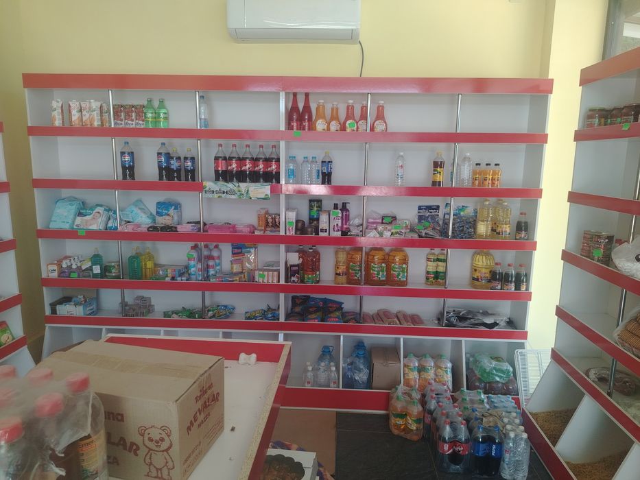 Magazin Mebel polkalar