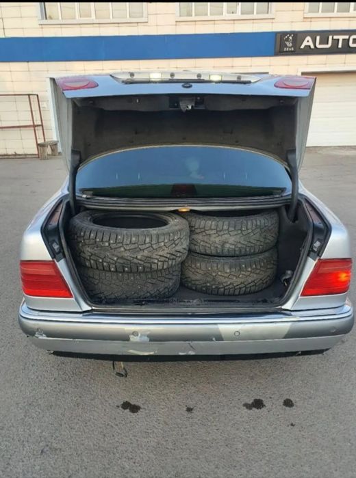 Продам Mercedes-Benz E 230