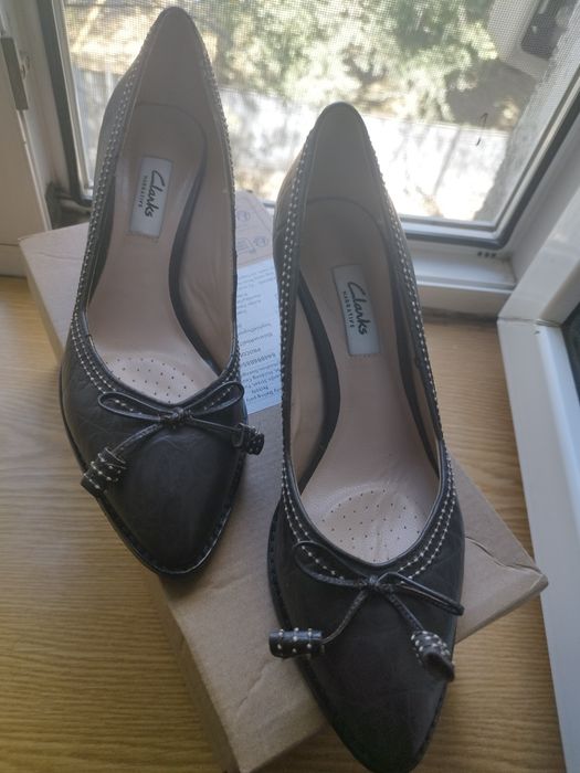 Продам брендовые женские туфли "Clarks"