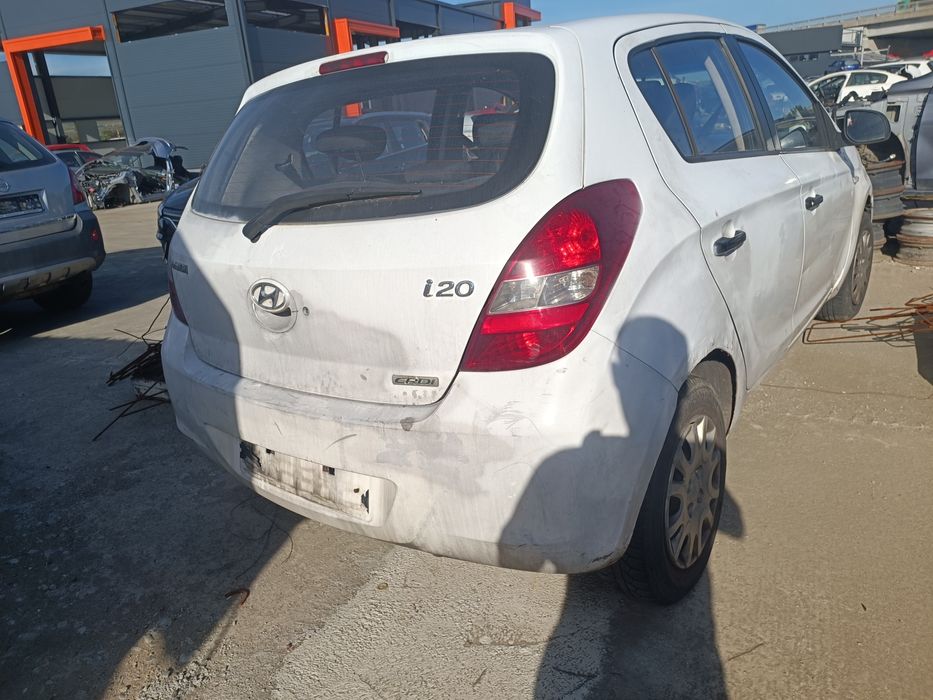 Dezmembram Hyundai I20, an 2012, motor 1.4 d
