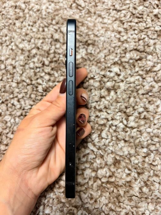 Iphone 15 128GB 81 % батерия