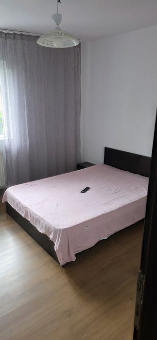 Inchiriez apartanent 2 camere decomandat