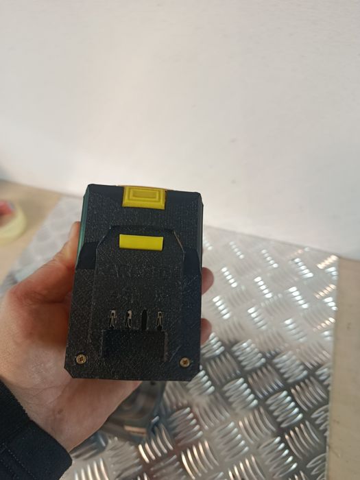 Adaptor baterie DeWalt la scule Parkside