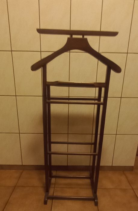 Valet haine din lemn masiv