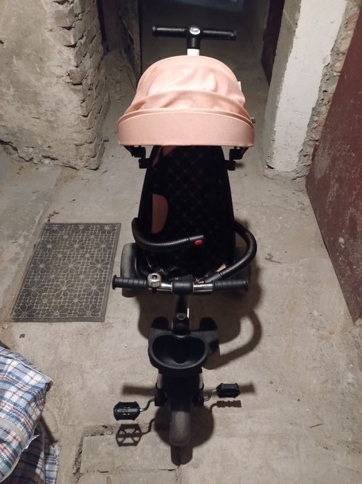 Триколка и Количка