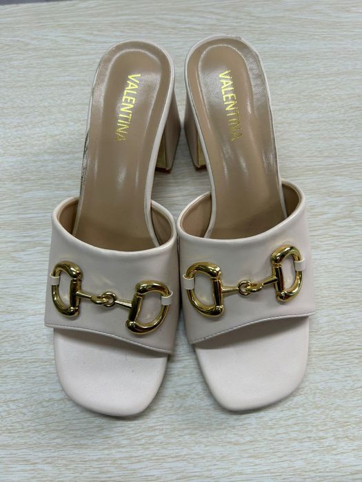 Туфли бежевые  38 размер