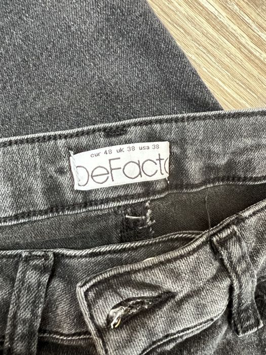 Дамски дънки и панталони