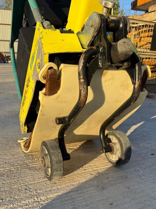 Mai compactor, placa compactoare, drujba asfalt/ ciment, de inchiriat