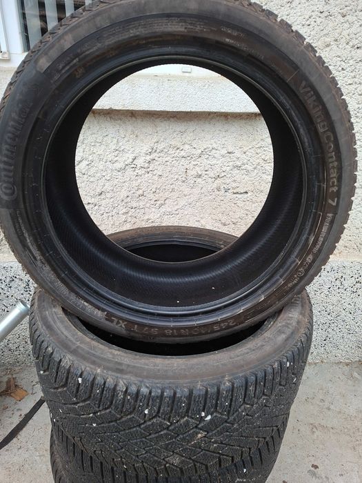 Зимни гуми Continental Viking Contact 245/ 40  R18 почти нови