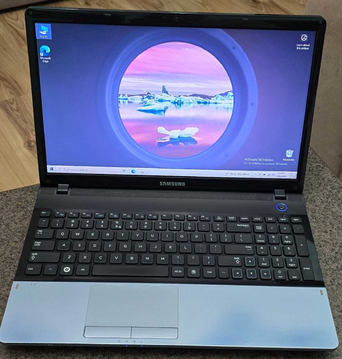 Laptop Samsung NP300E5C, Intel Pentium B960 2.2Ghz, 6GB Ram DDR3 1600