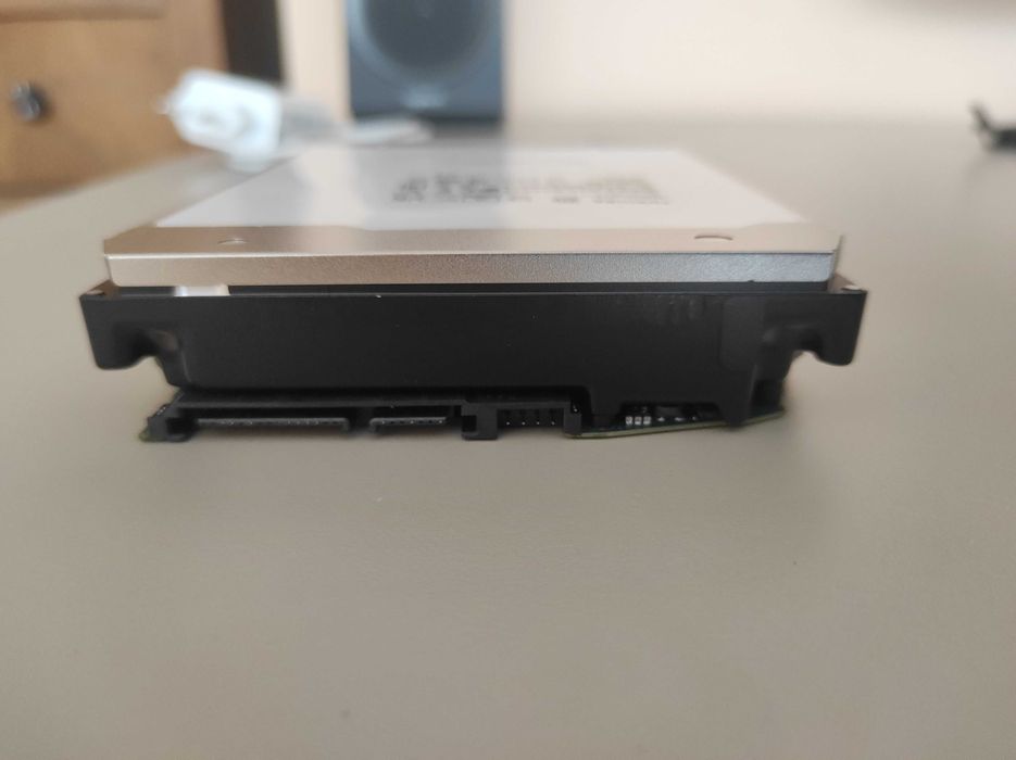 Твърд диск - Toshiba MG09ACA18TE / 18 TB / SATA