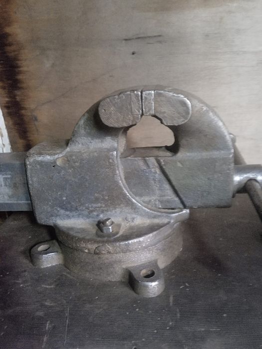 Продам слесарные тески