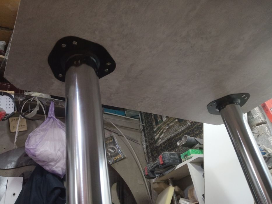 Стол кухонный с табуретками