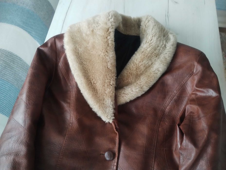 Дамско яке с пух