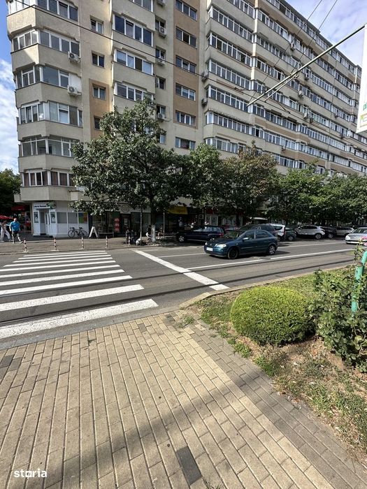Spațiul Comercial trafic Republicii Mega Image Ploiești