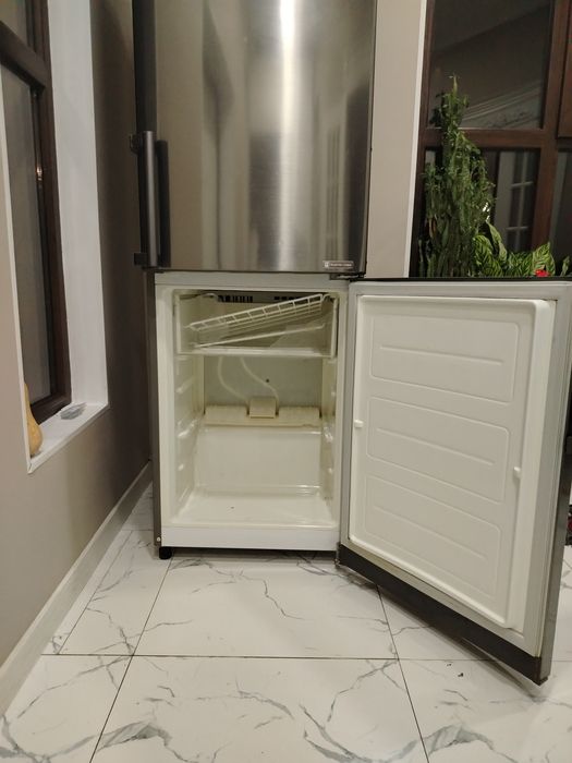 Холодильник LG в отличном рабочем состоянии