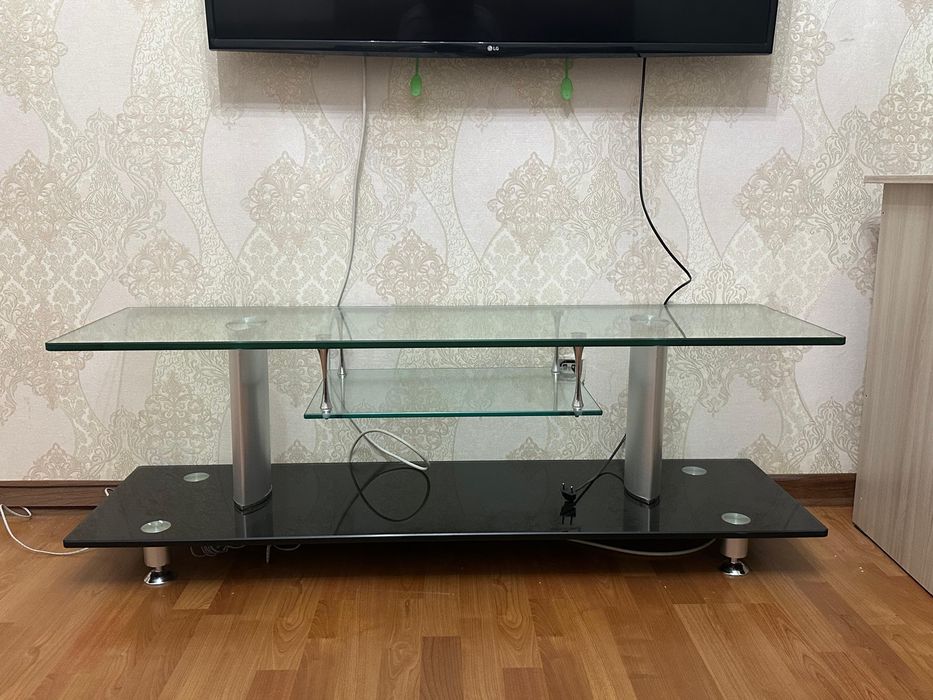 Очень качественная подставка! Стекло очень толстое