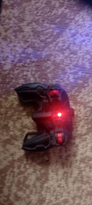 Игрушечная машинка