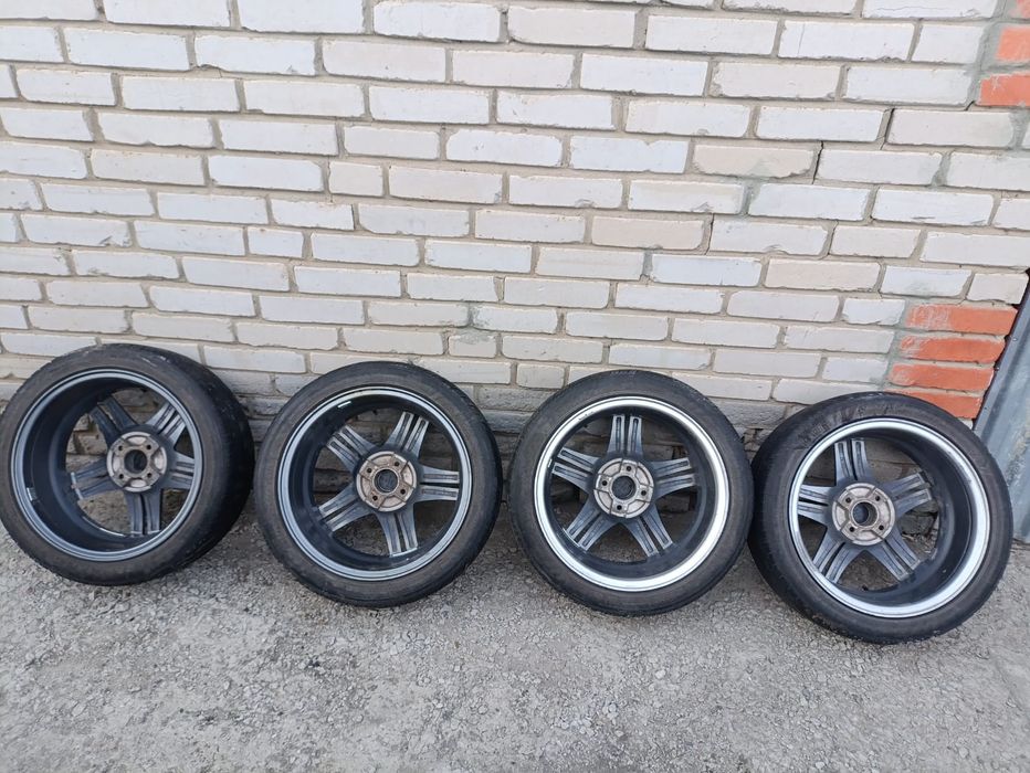 Продам летнюю резину с дисками на ВАЗ.