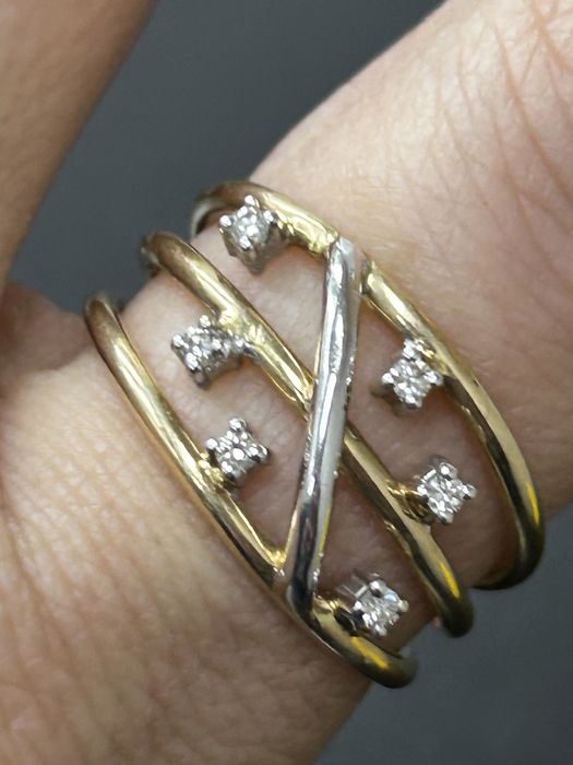 Кольцо желтое золото с бриллиантами