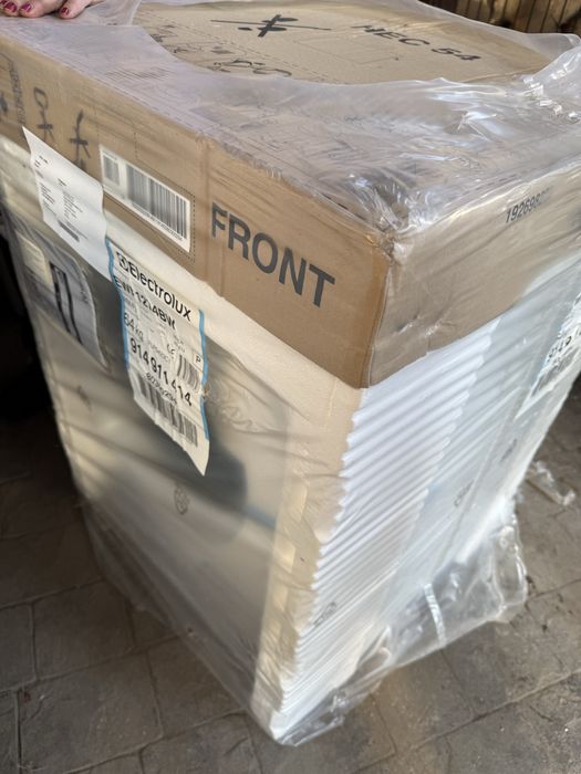 Mașină de spălat electrolux ewf 1274bw  noua