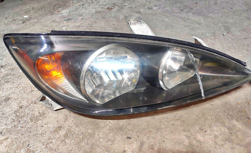 Продам фары на Камри 30. Оригинал.