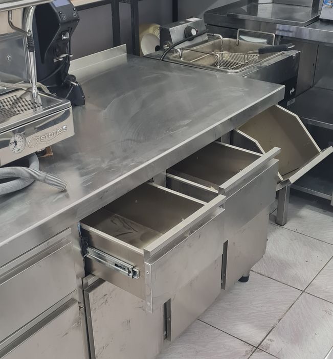 Барный стол из нержавеющей стали