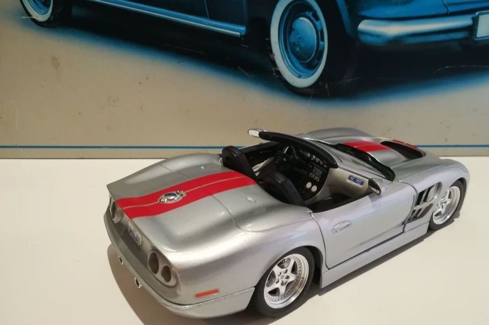 Scara 1:18 shelby bburago
