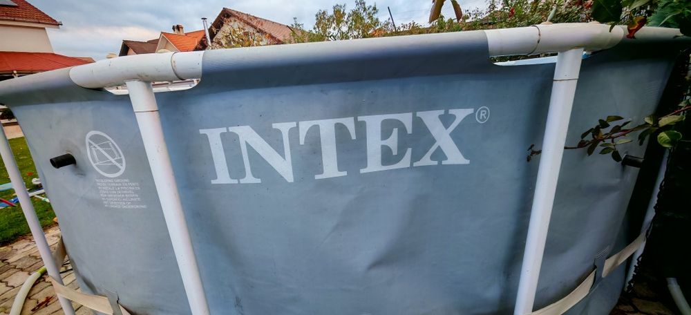 Piscina  supraterana  intex