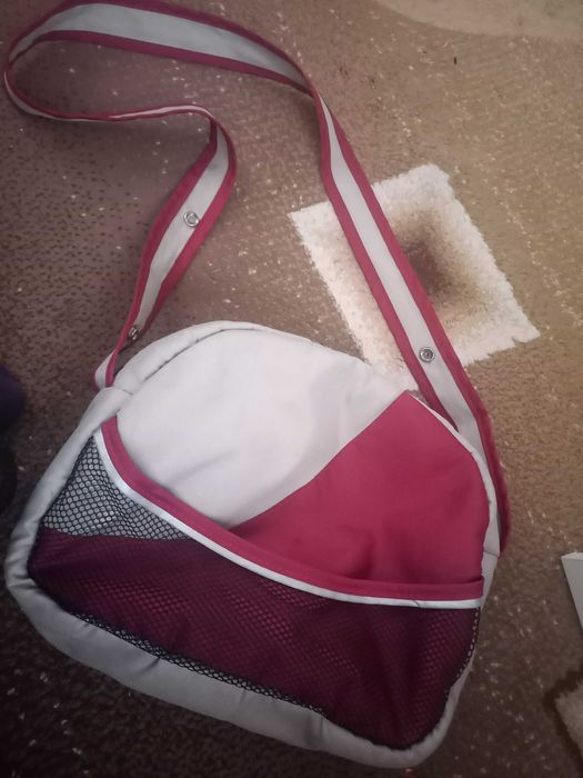 Bolalar kalyaskasi va qoshimcha aksasuarlari bilan