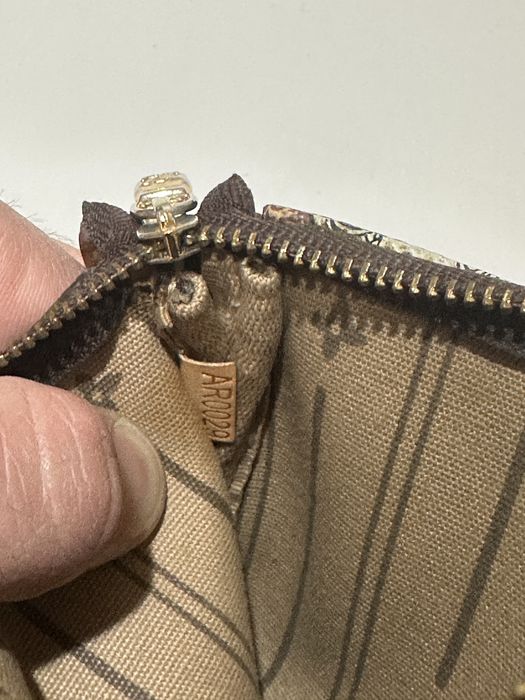 Дамска мини чантичка-несесер Louis Vuitton Mini Pochette Accessoires Monogram Trunks