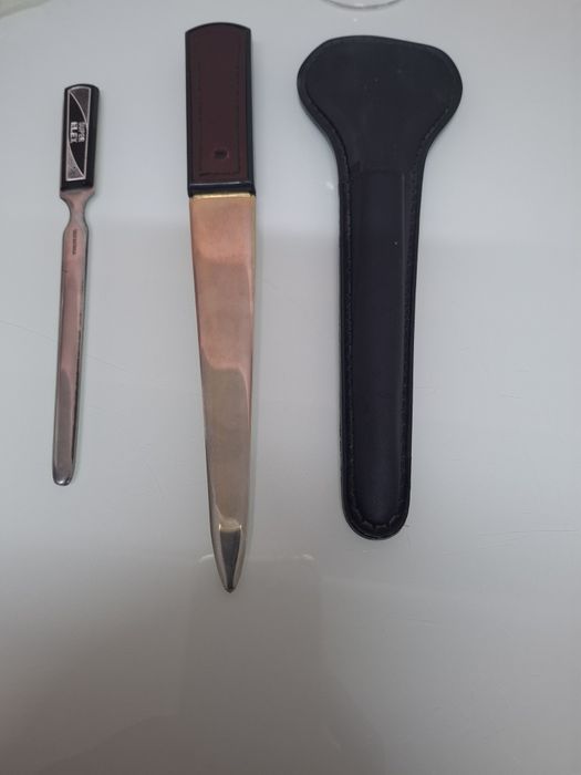 Cutit de desfăcut scrisori