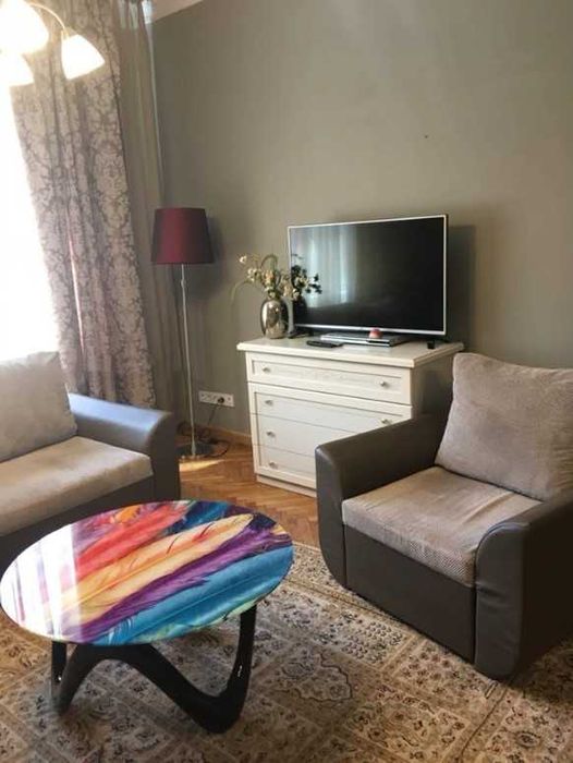 Дава се под наем Тристаен апартамент в София, Център - 90 кв.м за 816 € - Снимка #1