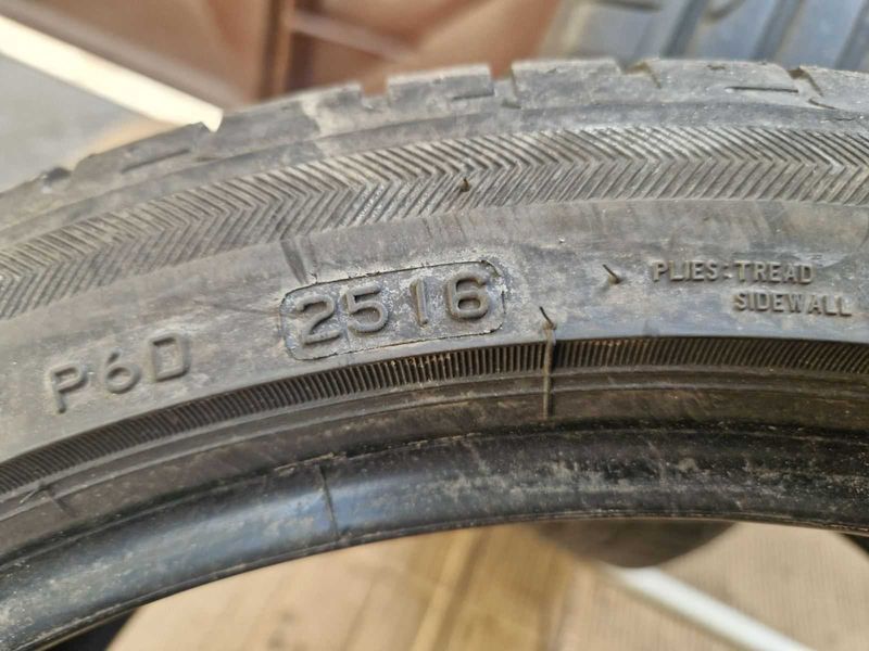 2 Bridgestone R18 225/40
летни гуми
DOT2516