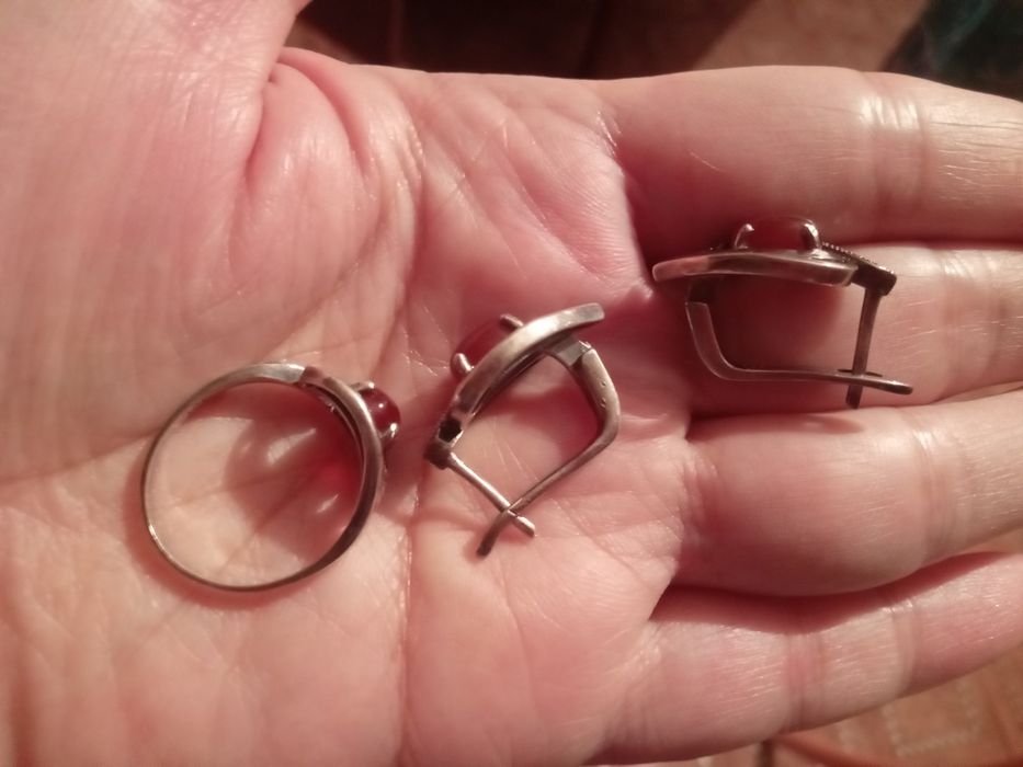 Продам гарнитур из серебра с сердоликом