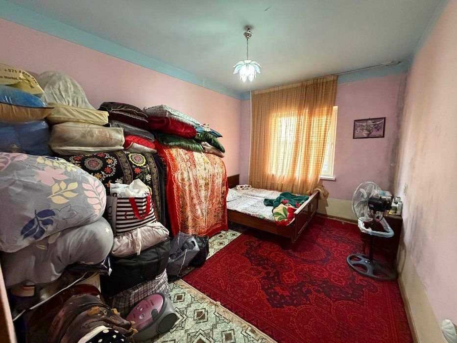 Продаётся 2х комн квартира на 1 этаже Ор-р  5 микрорайон Навруз