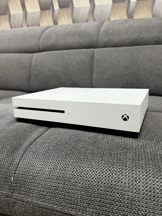 Vand Xbox one S 1tb