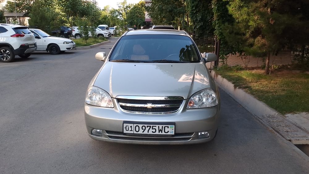 Lacetti sotiladi