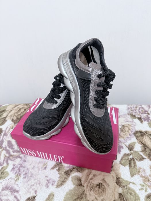 Sister stars фирма кроссовкаси 200 минг