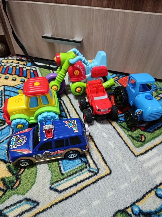 Машинки детские разные