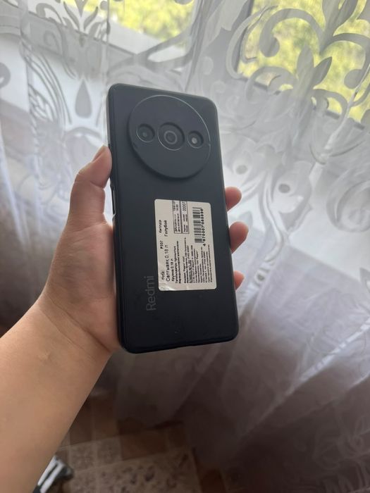 Продам смартфоны работают Mi A3 и самсунг