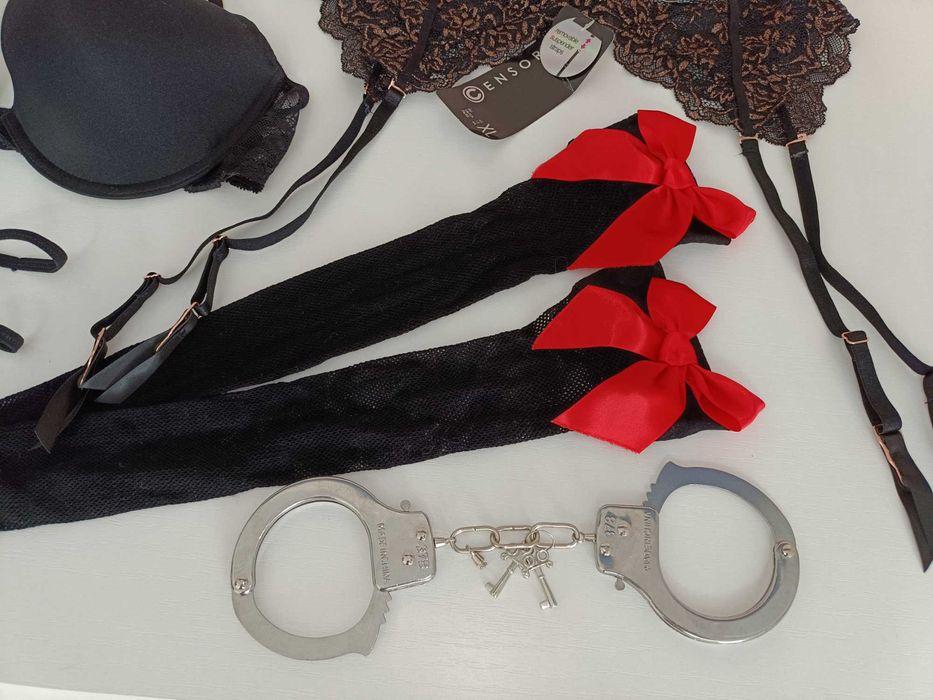 Set deosebit de accesorii Noi