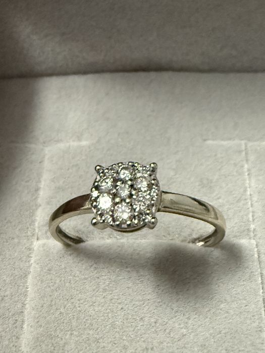 Бриллиантовое кольцо