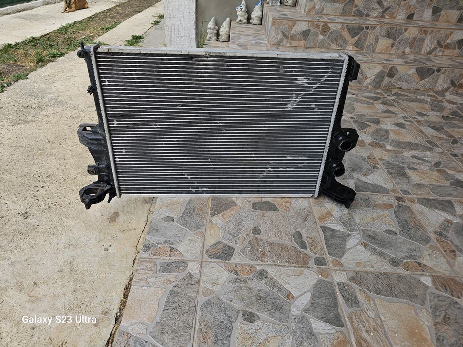 Vând radiator Iveco Daily