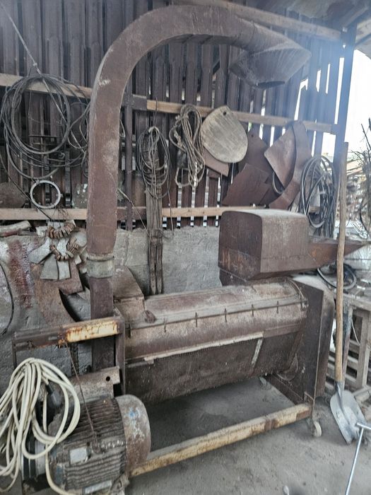 Vând toplet industrial pentru porumb