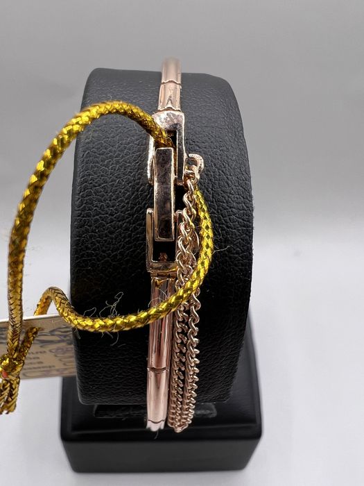 Продам золотой браслет.