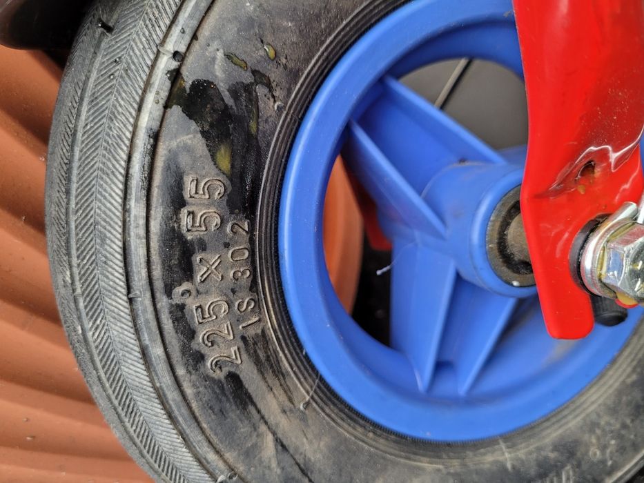 Bicicleta și trotineta copii