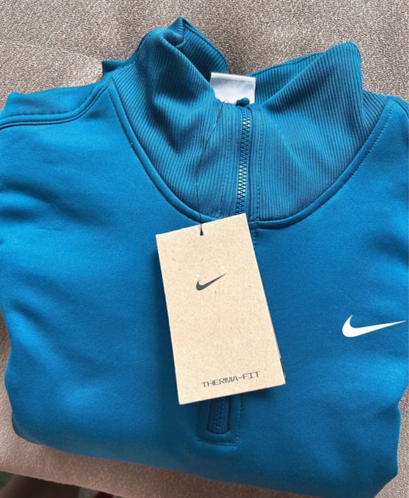 Bluza nike noua , marimea S